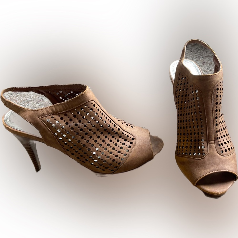 Brand Impo brown open toe open back with heel strap eyelet cutouts